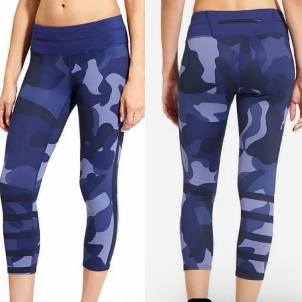 ATHLETA Sonar Capri wicking with compression fabric Blue/BlackCamo Legging Sz XS